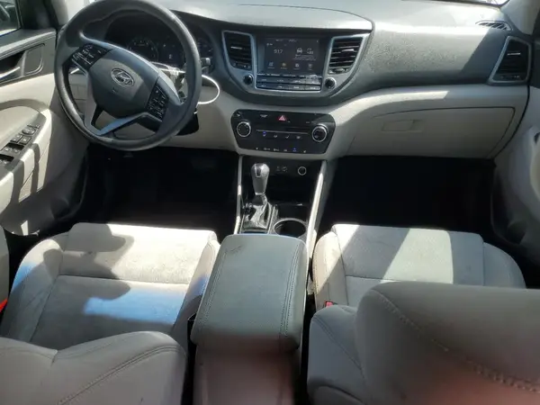 KM8J33A47JU642994 2018 HYUNDAI TUCSON - Image 8