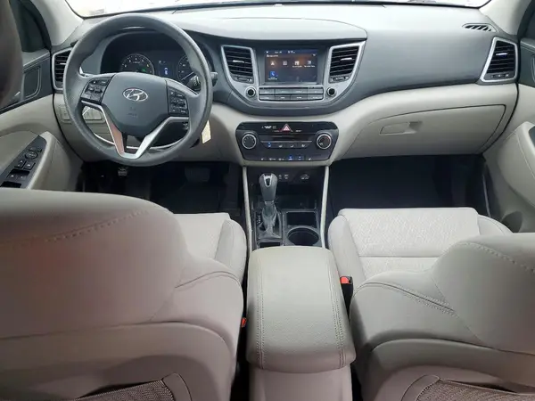 KM8J33A47JU643577 2018 HYUNDAI TUCSON - Image 8