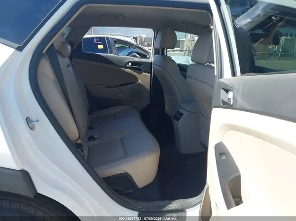 KM8J33A47JU646219 2018 HYUNDAI TUCSON - Image 8