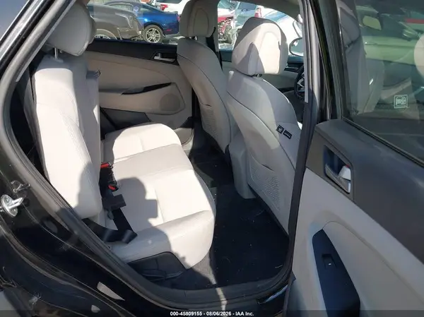 KM8J33A47JU648133 2018 HYUNDAI TUCSON - Image 8