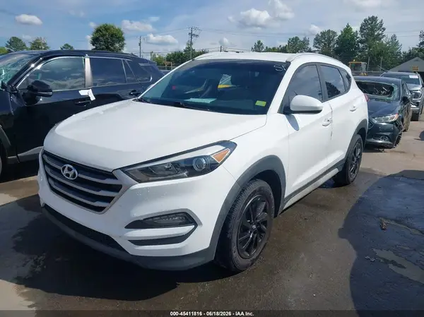 KM8J33A47JU656121 2018 HYUNDAI TUCSON - Image 2