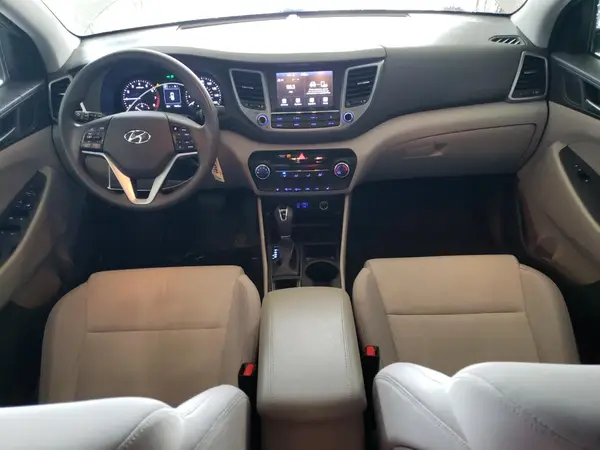 KM8J33A47JU660136 2018 HYUNDAI TUCSON - Image 8