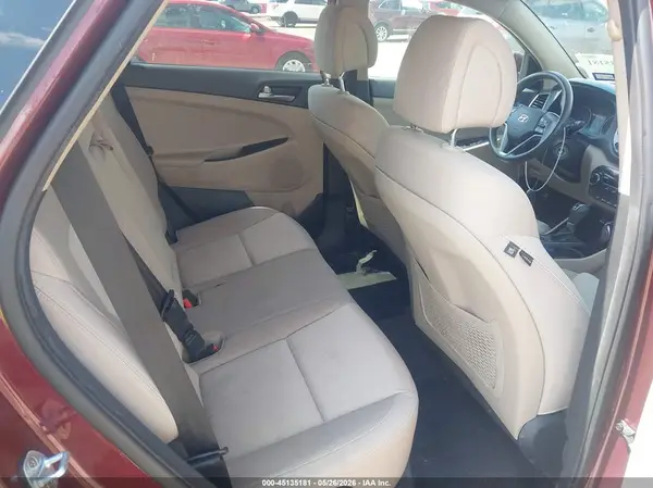 KM8J33A47JU662002 2018 HYUNDAI TUCSON - Image 8