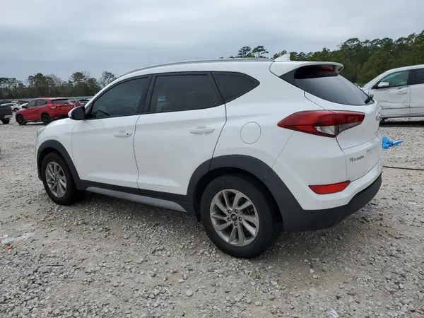 KM8J33A47JU671394 2018 HYUNDAI TUCSON - Image 2