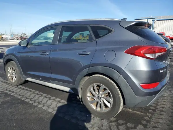 KM8J33A47JU672738 2018 HYUNDAI TUCSON - Image 2
