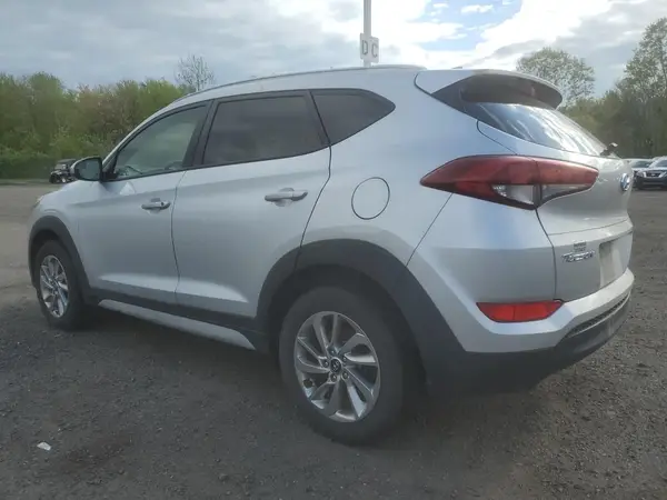 KM8J33A47JU676692 2018 HYUNDAI TUCSON - Image 2