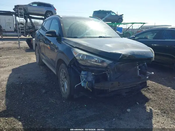 KM8J33A47JU677163 2018 HYUNDAI TUCSON - Image 1
