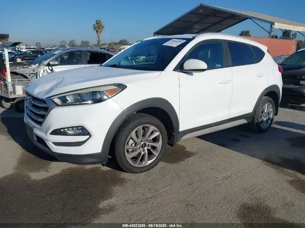 KM8J33A47JU695520 2018 HYUNDAI TUCSON - Image 2