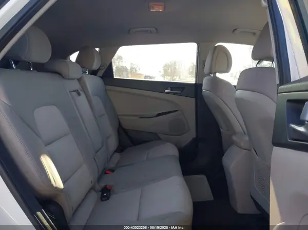 KM8J33A47JU695520 2018 HYUNDAI TUCSON - Image 8