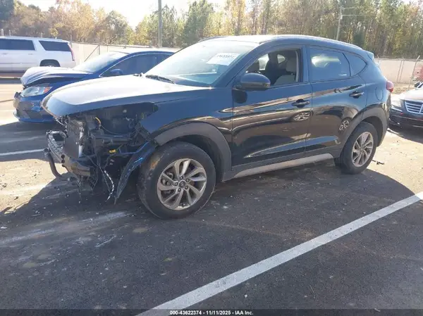 KM8J33A47JU701574 2018 HYUNDAI TUCSON - Image 2