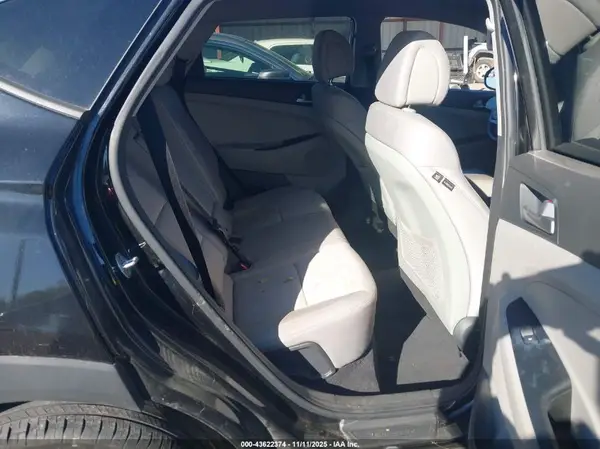 KM8J33A47JU701574 2018 HYUNDAI TUCSON - Image 8