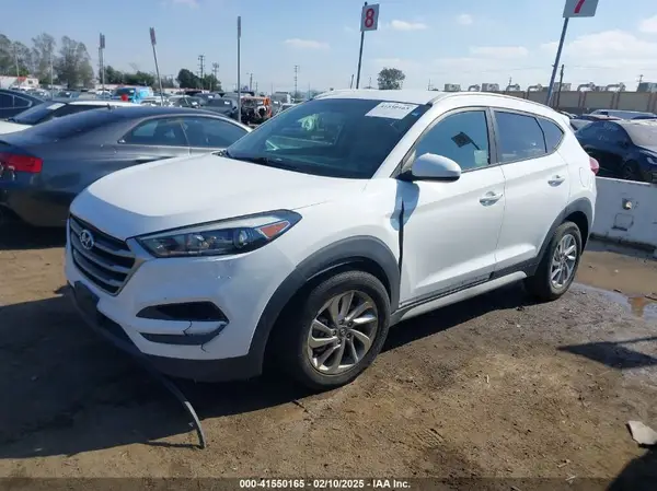 KM8J33A47JU702790 2018 HYUNDAI TUCSON - Image 2