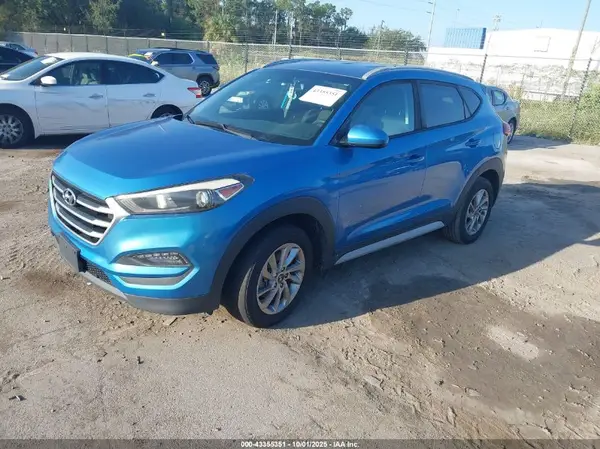 KM8J33A47JU704877 2018 HYUNDAI TUCSON - Image 2