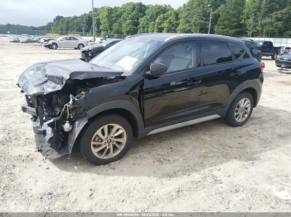 KM8J33A47JU708430 2018 HYUNDAI TUCSON - Image 2