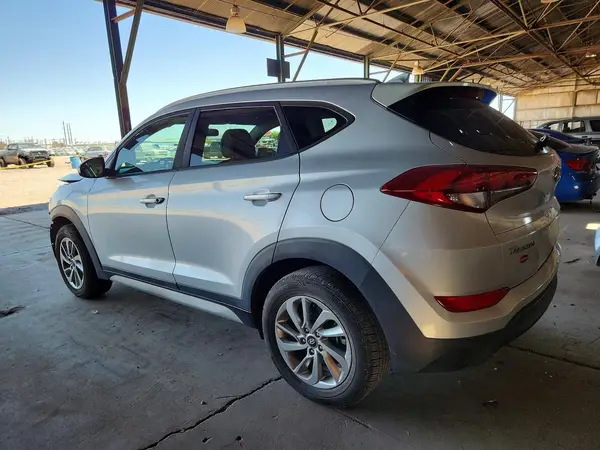 KM8J33A47JU713644 2018 HYUNDAI TUCSON - Image 2