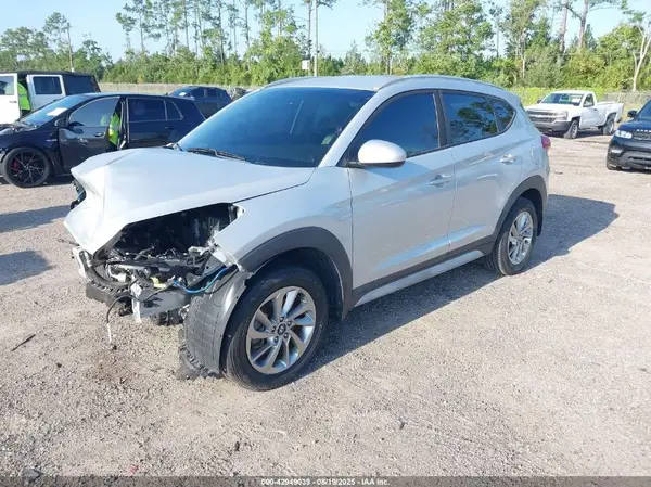 KM8J33A47JU718309 2018 HYUNDAI TUCSON - Image 2