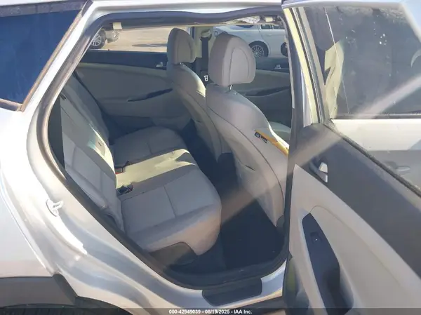 KM8J33A47JU718309 2018 HYUNDAI TUCSON - Image 8
