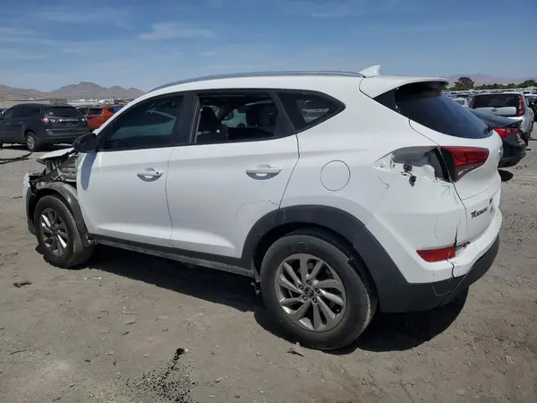 KM8J33A47JU722943 2018 HYUNDAI TUCSON - Image 2