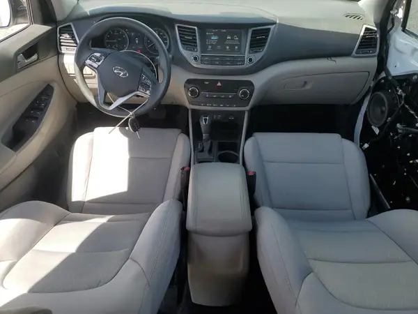 KM8J33A47JU722943 2018 HYUNDAI TUCSON - Image 8