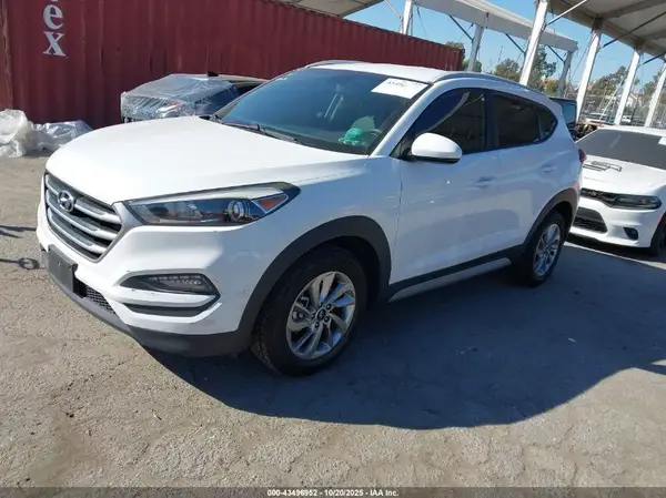 KM8J33A47JU722957 2018 HYUNDAI TUCSON - Image 2