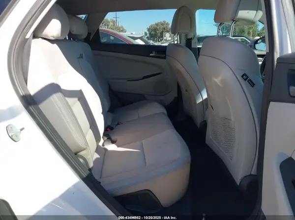 KM8J33A47JU722957 2018 HYUNDAI TUCSON - Image 8