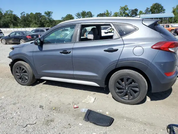 KM8J33A47JU728631 2018 HYUNDAI TUCSON - Image 2