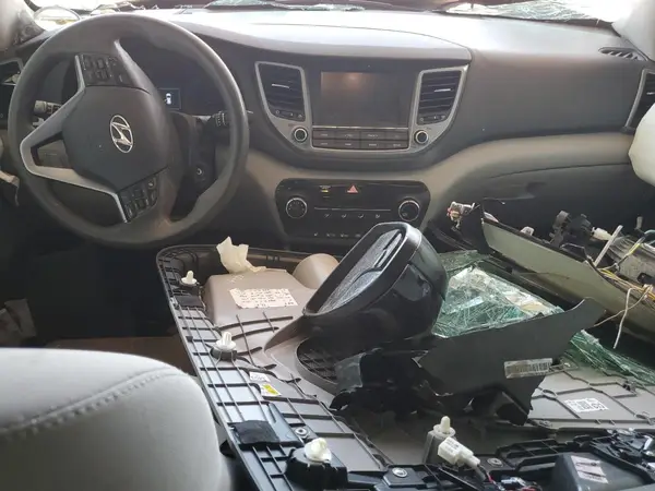 KM8J33A47JU743355 2018 HYUNDAI TUCSON - Image 8
