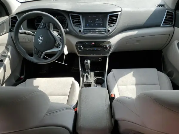 KM8J33A47JU752816 2018 HYUNDAI TUCSON - Image 8