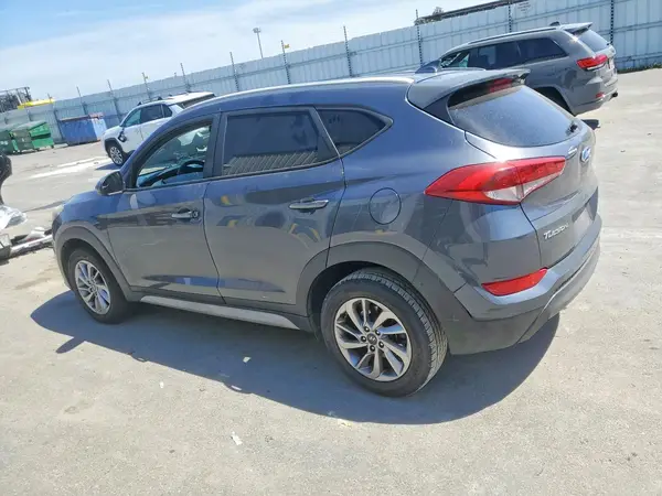 KM8J33A47JU772757 2018 HYUNDAI TUCSON - Image 2