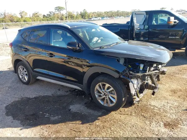 KM8J33A47JU806227 2018 HYUNDAI TUCSON - Image 1