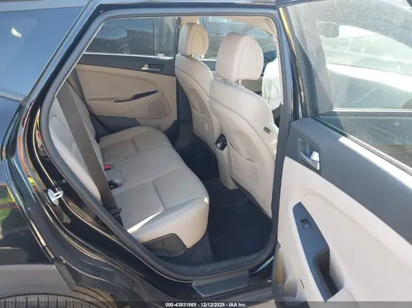 KM8J33A47JU806227 2018 HYUNDAI TUCSON - Image 8
