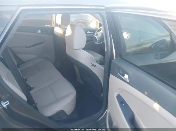 KM8J33A47KU024995 2019 HYUNDAI TUCSON - Image 8