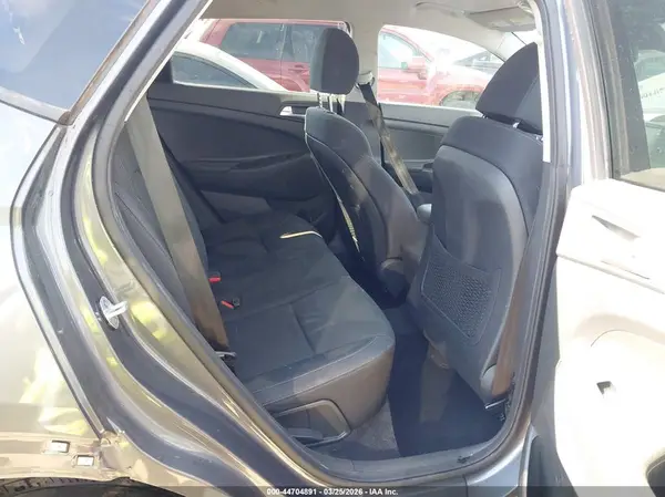 KM8J33A47KU049802 2019 HYUNDAI TUCSON - Image 8