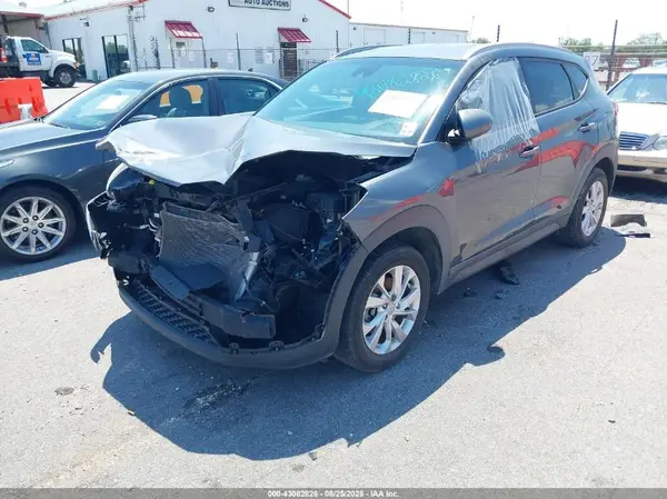 KM8J33A47KU077115 2019 HYUNDAI TUCSON - Image 2