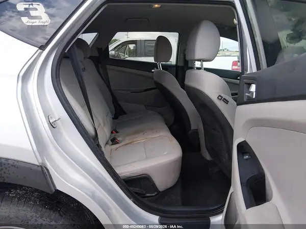 KM8J33A47KU927017 2019 HYUNDAI TUCSON - Image 8