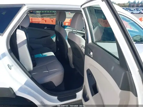 KM8J33A47LU092845 2020 HYUNDAI TUCSON - Image 8