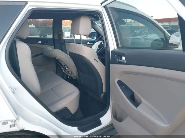 KM8J33A47MU389891 2021 HYUNDAI TUCSON - Image 8