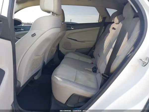 KM8J33A48GU114650 2016 HYUNDAI TUCSON - Image 8