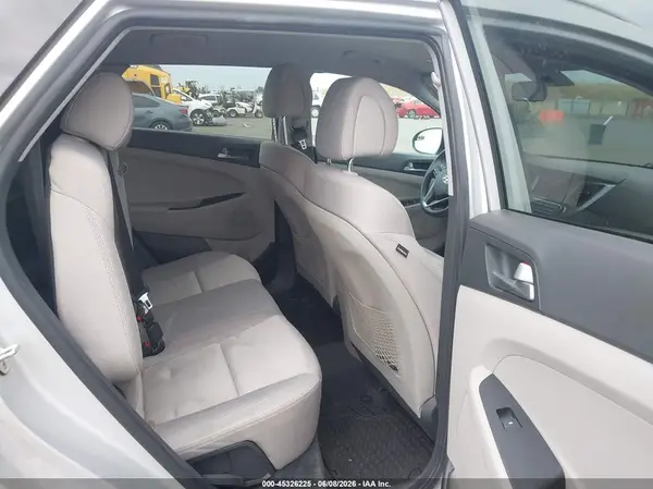 KM8J33A48GU116723 2016 HYUNDAI TUCSON - Image 8