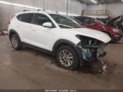 KM8J33A48GU117807 2016 HYUNDAI TUCSON