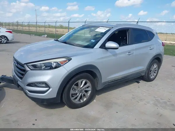 KM8J33A48GU139936 2016 HYUNDAI TUCSON - Image 2
