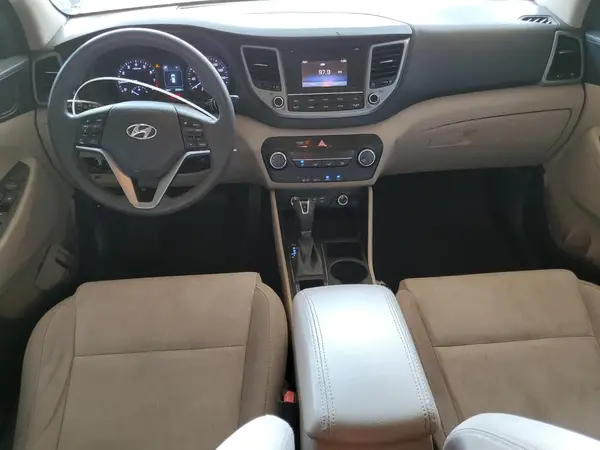 KM8J33A48GU160415 2016 HYUNDAI TUCSON - Image 8
