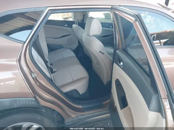 KM8J33A48GU160561 2016 HYUNDAI TUCSON - Image 8