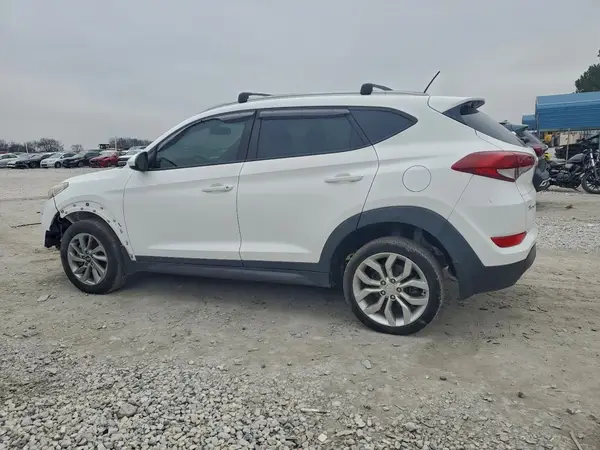 KM8J33A48GU160866 2016 HYUNDAI TUCSON - Image 2