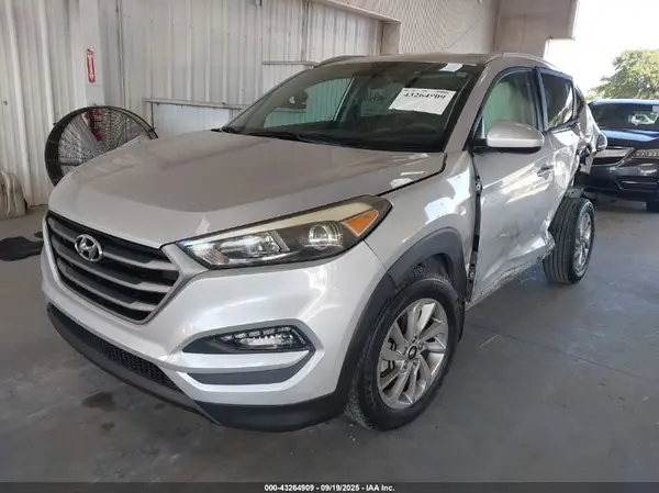 KM8J33A48GU172368 2016 HYUNDAI TUCSON - Image 2