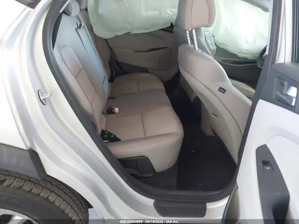 KM8J33A48GU172368 2016 HYUNDAI TUCSON - Image 8