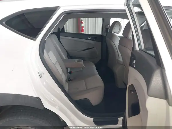 KM8J33A48GU174069 2016 HYUNDAI TUCSON - Image 8