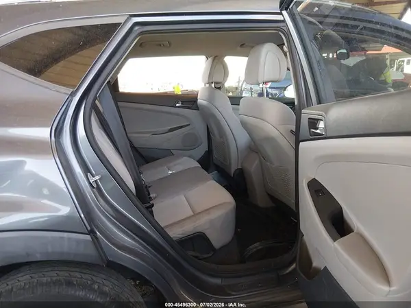 KM8J33A48GU180812 2016 HYUNDAI TUCSON - Image 8
