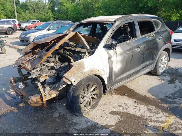 KM8J33A48GU204963 2016 HYUNDAI TUCSON - Image 2