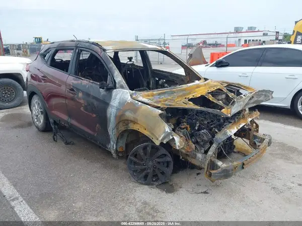 KM8J33A48GU207524 2016 HYUNDAI TUCSON - Image 1